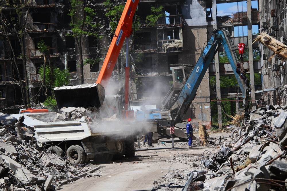 В Мариуполе продолжаются аварийно-восстановительные работы