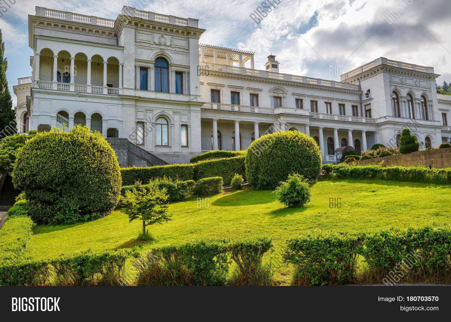 Крым - это наша история! Стоит ли ехать этим летом в Крым? Курортный сезон в Крыму будет сорван?