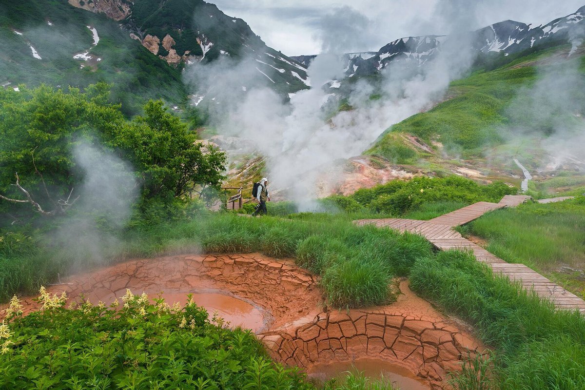 Камчатка - удивительный край нашей бескрайней страны. А не махнуть ли нам этим летом туда?