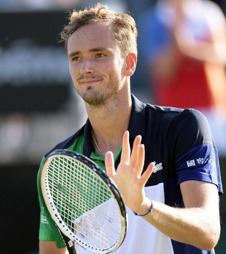 Даниил Медведев вновь стал первой ракеткой мира. Он сместил с вершины серба Новака Джоковича.