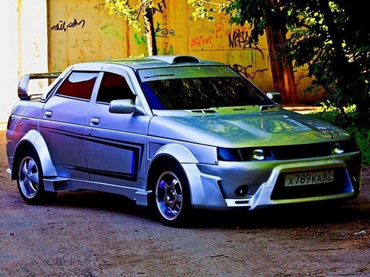 Если уж пересаживать наших чиновников на Лады, то на подготовленные. Или вы хотите, как в Англии?