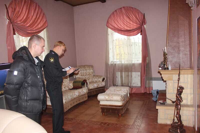 Об аресте судебным приставом имущества