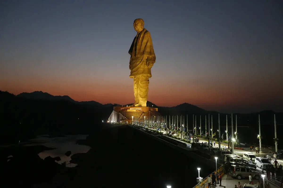 Какая самая высокая статуя в мире фото название
