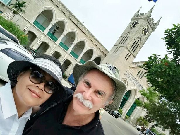 А мы ругаем наш суд . В Ираке пожилого британца посадили в тюрьму за как бы кражу камней и отправили в печально известную тюрьму для пыток