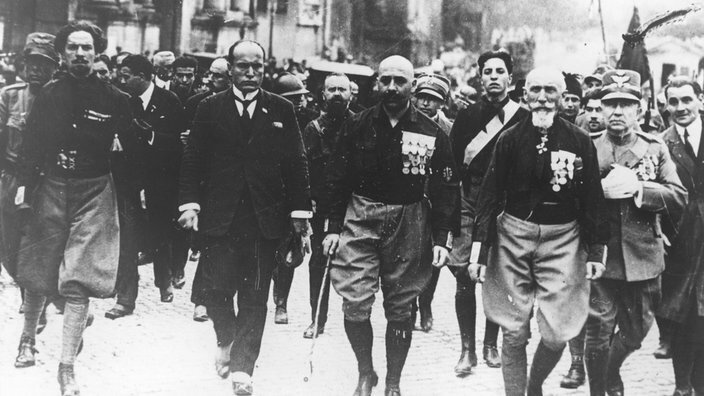 Дуче фашизма Бенито Муссолини