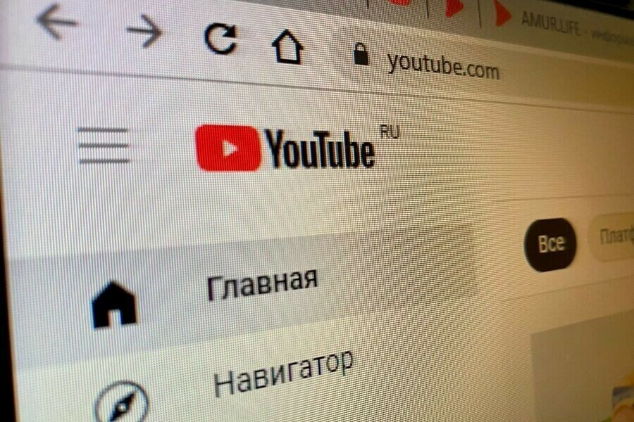 YouTube заканчивает видео-рекомендации по теориям заговора