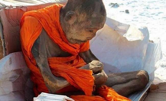 Мумифицируя себя.Мумификация в разных частях света.