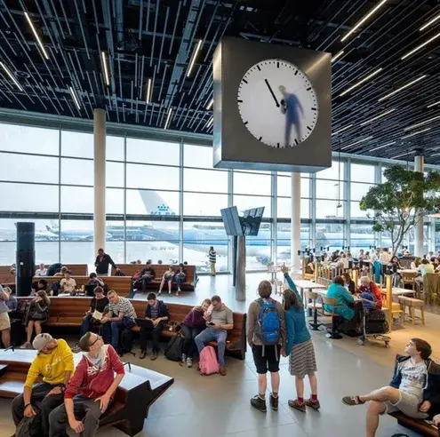 Подняться над реальностью и создать часы в которых время рисует и стирает человек. Уникальный шедевр Мартена Бааса.