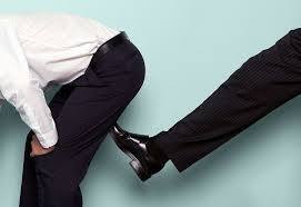 Кто людям помогает...