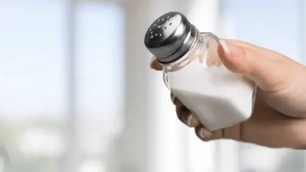 Роковая соль: каждый день те, кто есть много соли, могут приближать себя к раку желудка