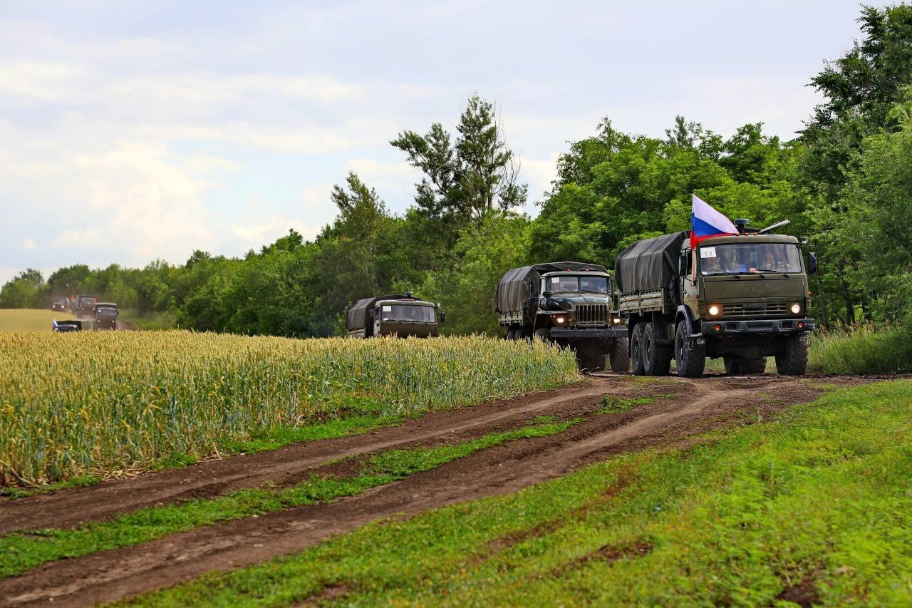 Русские ДОБРОВОЛЬЦЫ едут на фронт💪