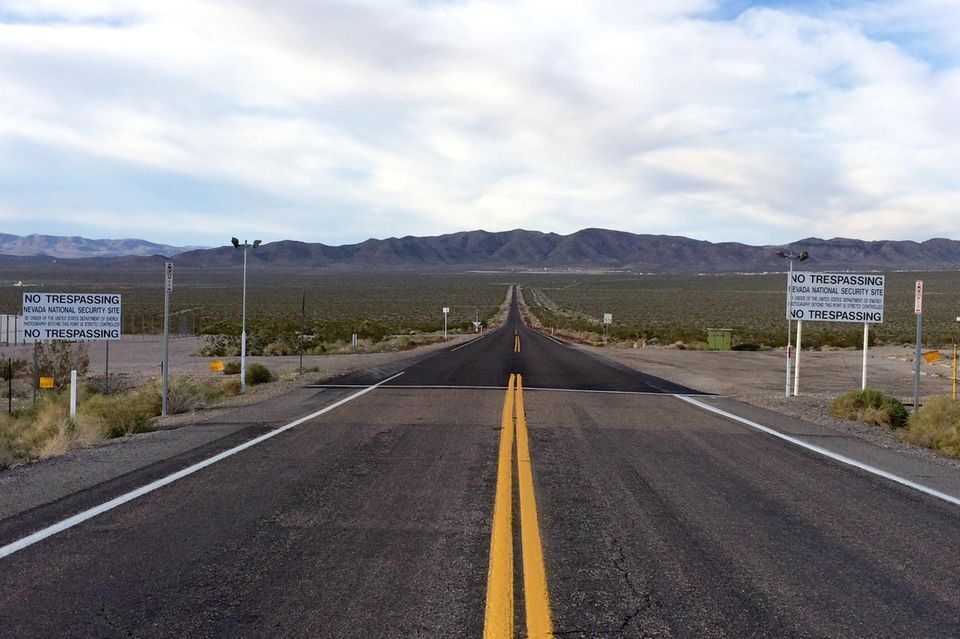 Зона 51: Что скрывает военная база в пустыне?