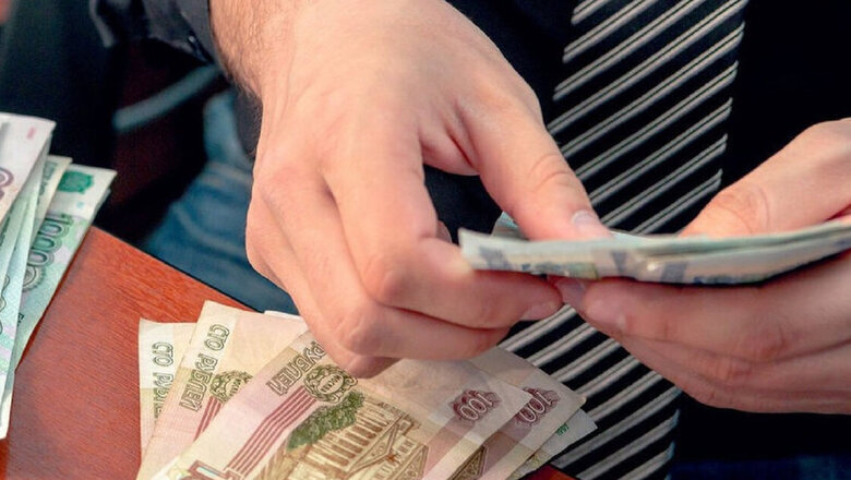 Чисто российский парадокс: зарплаты выросли, а доходы упали