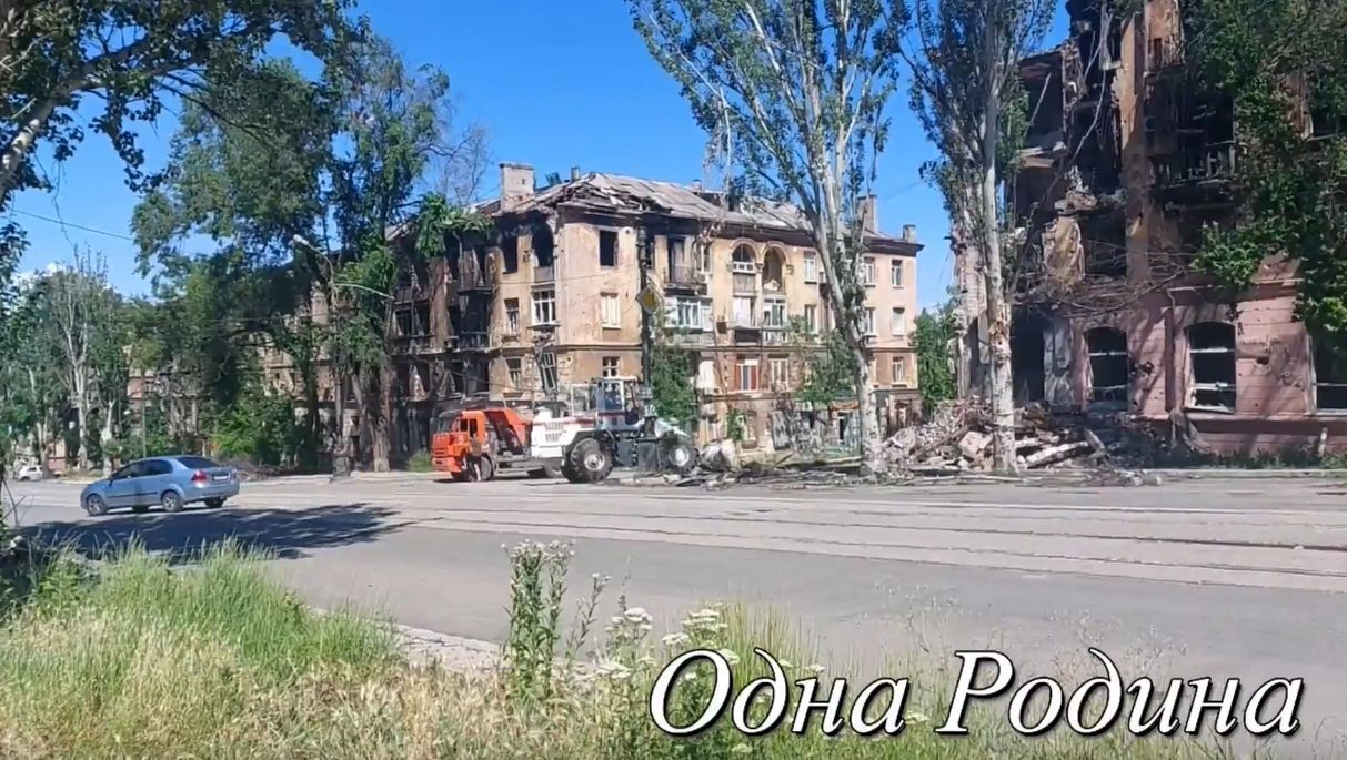 Мнение жителя Мариуполя о России и Украине. Мысли о армии украины и о президенте Зеленском.. Почему все поверили Зеленскому.