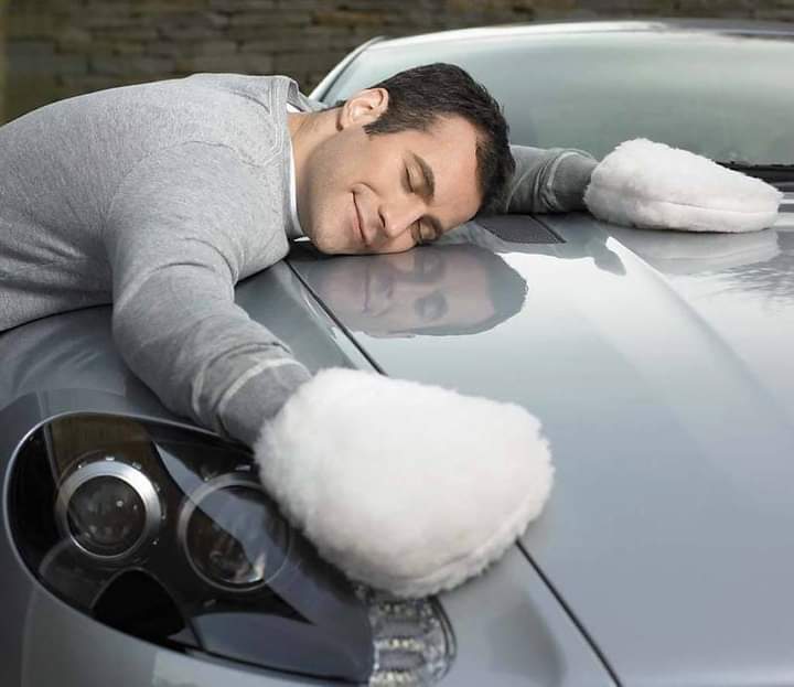 Более трети водителей любят разговаривать со своим авто.