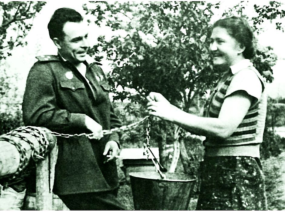 «Дорогой Леонид Ильич»: редкое фото Брежнева в госпитале после ранения. Советским Союзом руководили солдаты, прошедшие войну...