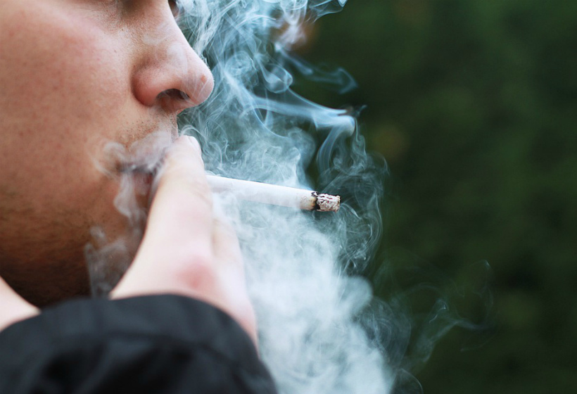 Имеет ли право сосед курить на балконе?