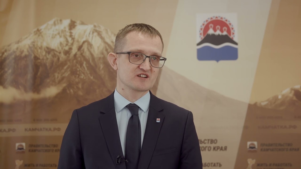 Камчатский министр назвал бюджетных туристов «нищебродствующей саранчой». Подобные перлы мы слышим от чиновников уже не в первый раз.