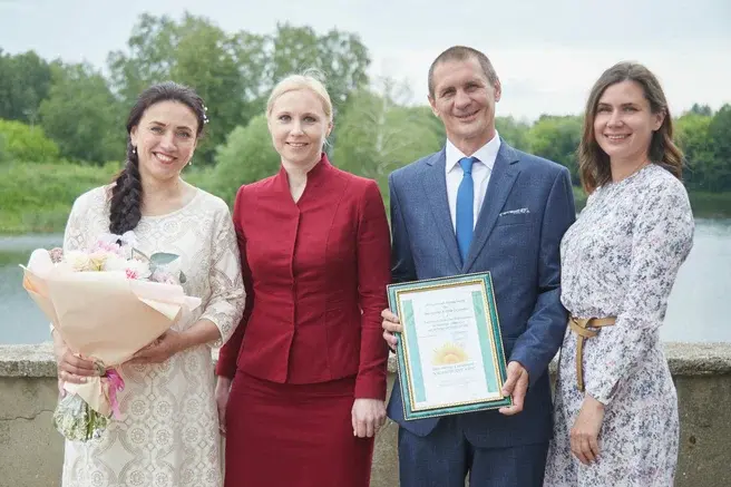 Трогательная история знакомства и любви.