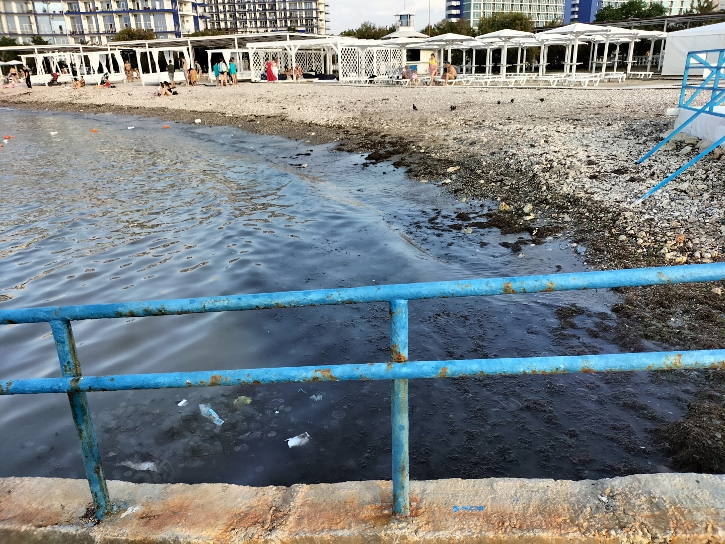 Мы в шоке! Грязь, хамство и цены - честный отзыв о пляже в Крыму, куда не рекомендую ходить - Аквамарин