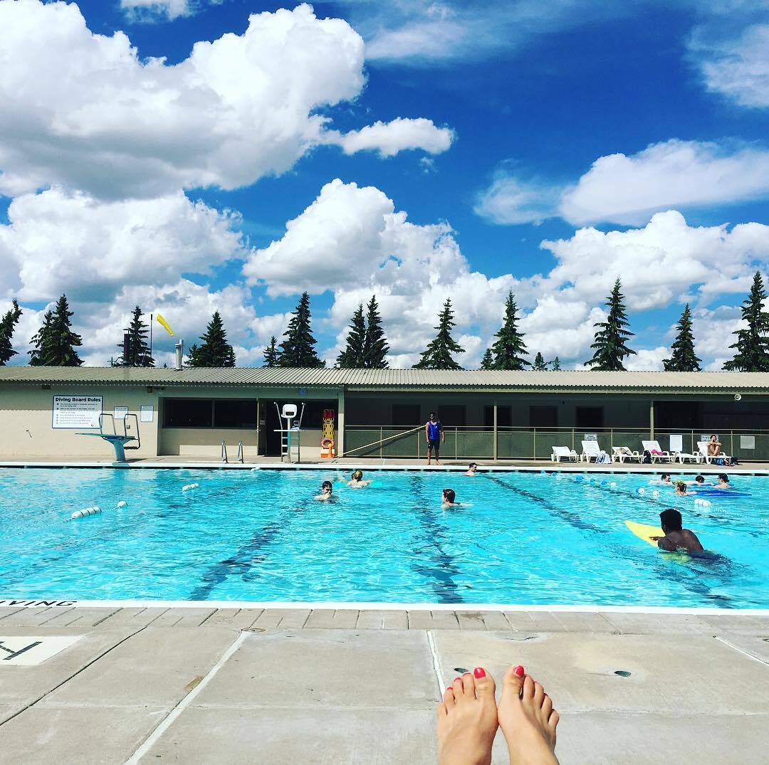 Самые сказочные плавательные бассейны по всей Канаде, где можно освежиться этим летом.