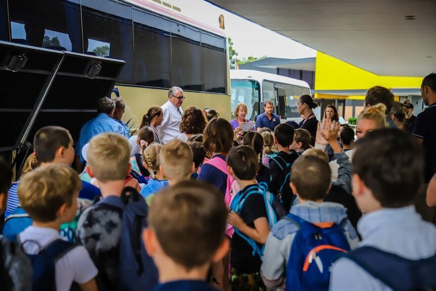 Подготовиться к первому школьному лагерю. 4 способа .