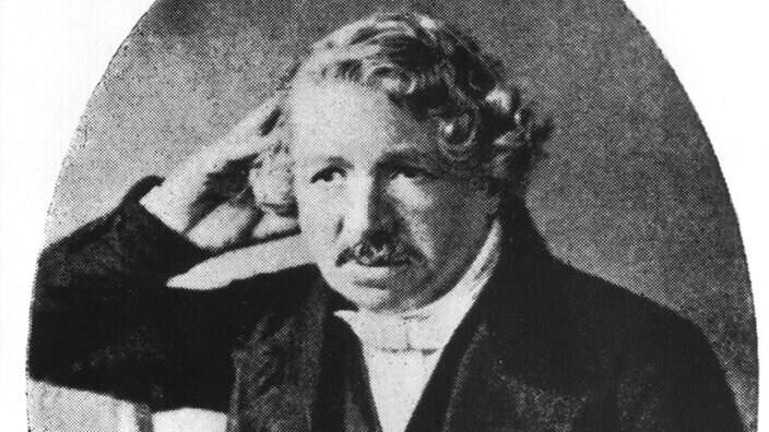 Французы Никефор Ньепс и Луи Дагерр считаются первооткрывателями фотографии.