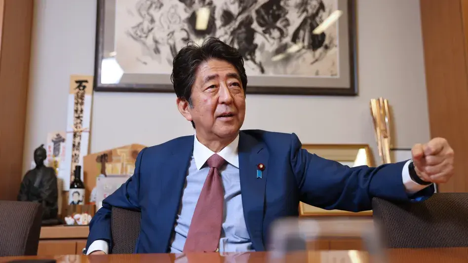 Экс-глава правительства Японии Синдзо Абэ умер после покушения