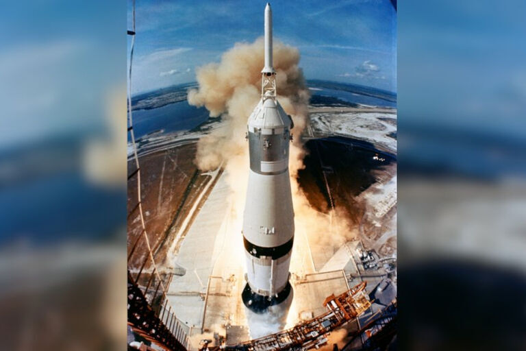 Наконец-то Базз Олдрин раскрыл правду о знаменитой фотографии высадки на луну