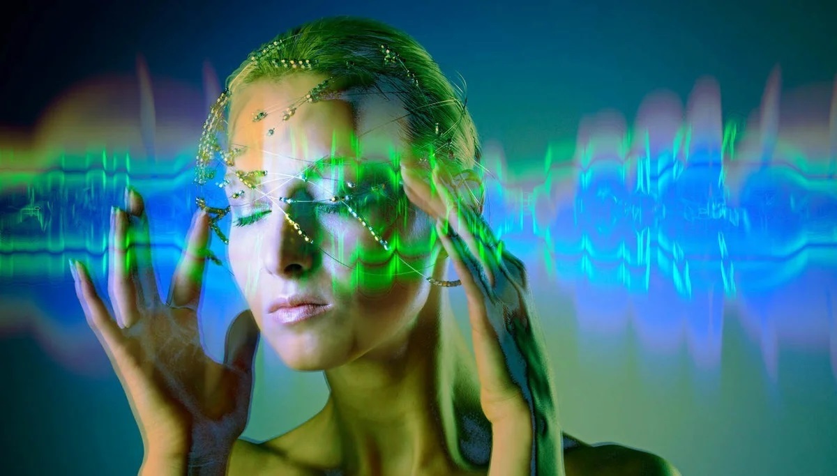 В какой-то мере окружающая действительность формируется, как это принято считать, в результате непосредственных действий человека.