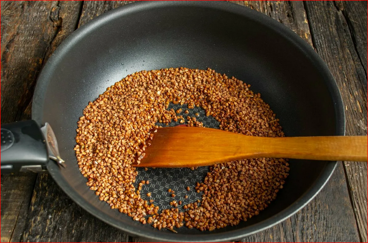 Вы удивитесь результату. Зачем гречку жарить перед варкой - что происходит и как это делать на сковородке