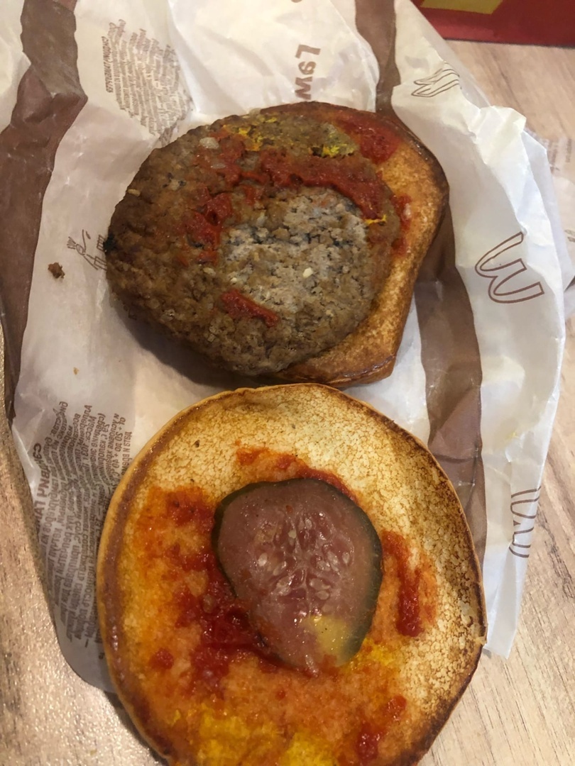 В гамбургерах из ресторана «Вкусно — и точкa» была плесень