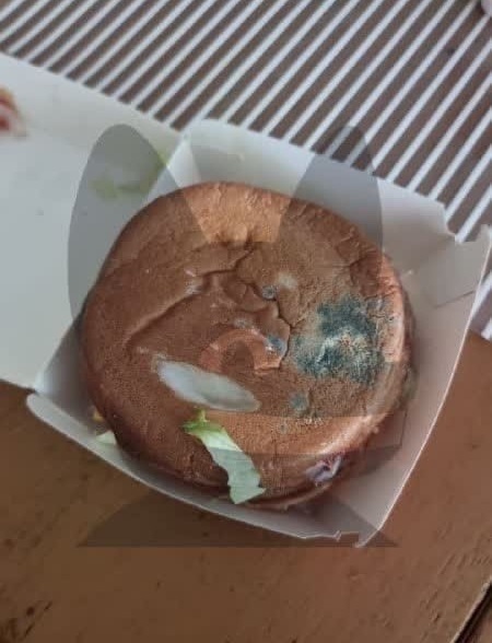 В гамбургерах из ресторана «Вкусно — и точкa» была плесень