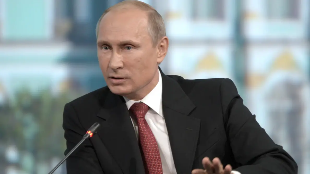 Путин подписал закон об объединении Пенсионного фонда и Фонда соцстрахования в единый Социальный фонд. Теперь у россиян вырастет пенсия