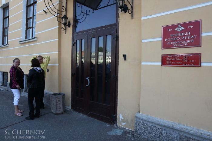 Должны ли наши дети-сыновья служить в армии? И меет ли в наше время значение фраза-Долг родине...