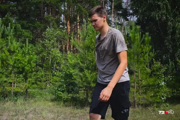 Шесть дней ел муравьёв, кору, спал на земле, прикрывшись травой. Как выживал 15-летний подросток, заблудившийся в лесу.