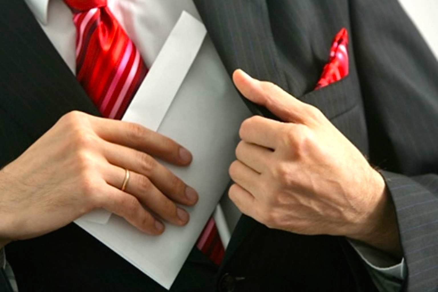 Коррупция в России: с чем это едят и как с этим бороться?