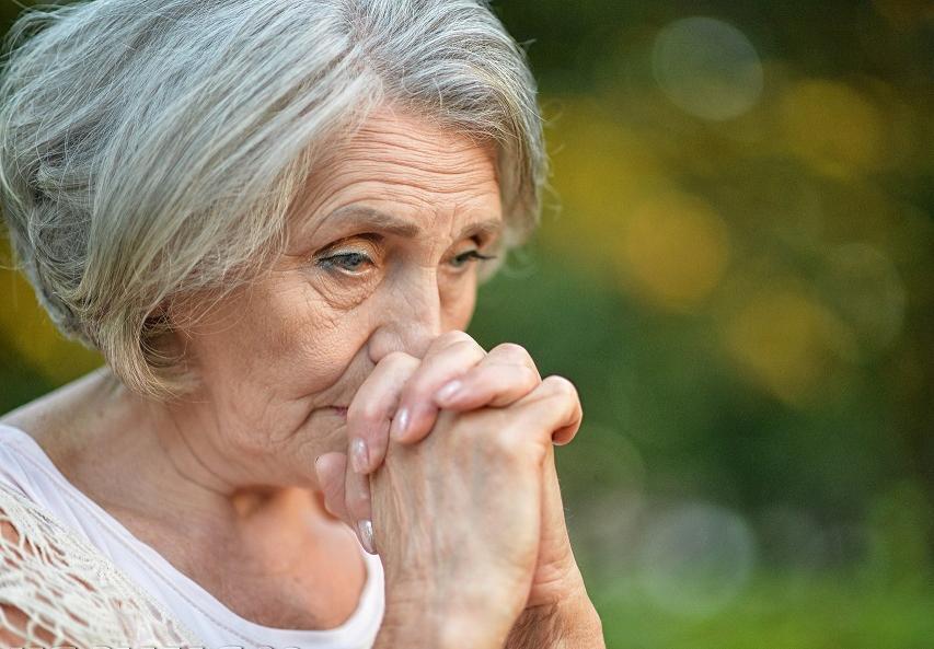 В чем могут быть сложности если бывшие владельцы жилья не выписались