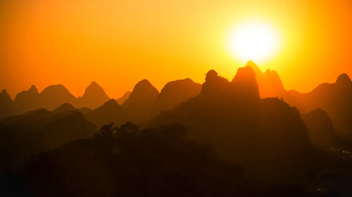 Солнечный взрыв в июле 2022 года: Ученые боятся геомагнитного коллапса 21 и 22 июля – что сделать метеозависимым людям для облегчения последствий