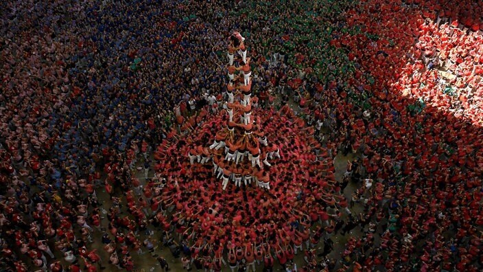 Кастель-Башни из людей