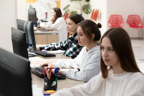 Прием в вузы 2022: за какими абитуриентами "охотятся" вузы?