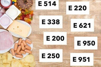 «Беременная, да ещё и курит! Ну родится у тебя синенький, да убогонький — наплачешься»