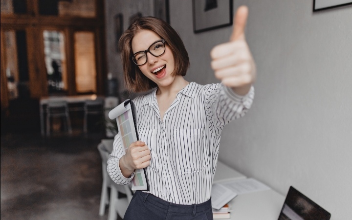 "Муж-изверг заставляет работать..." Должна ли жена зарабатывать деньги или только их тратить?