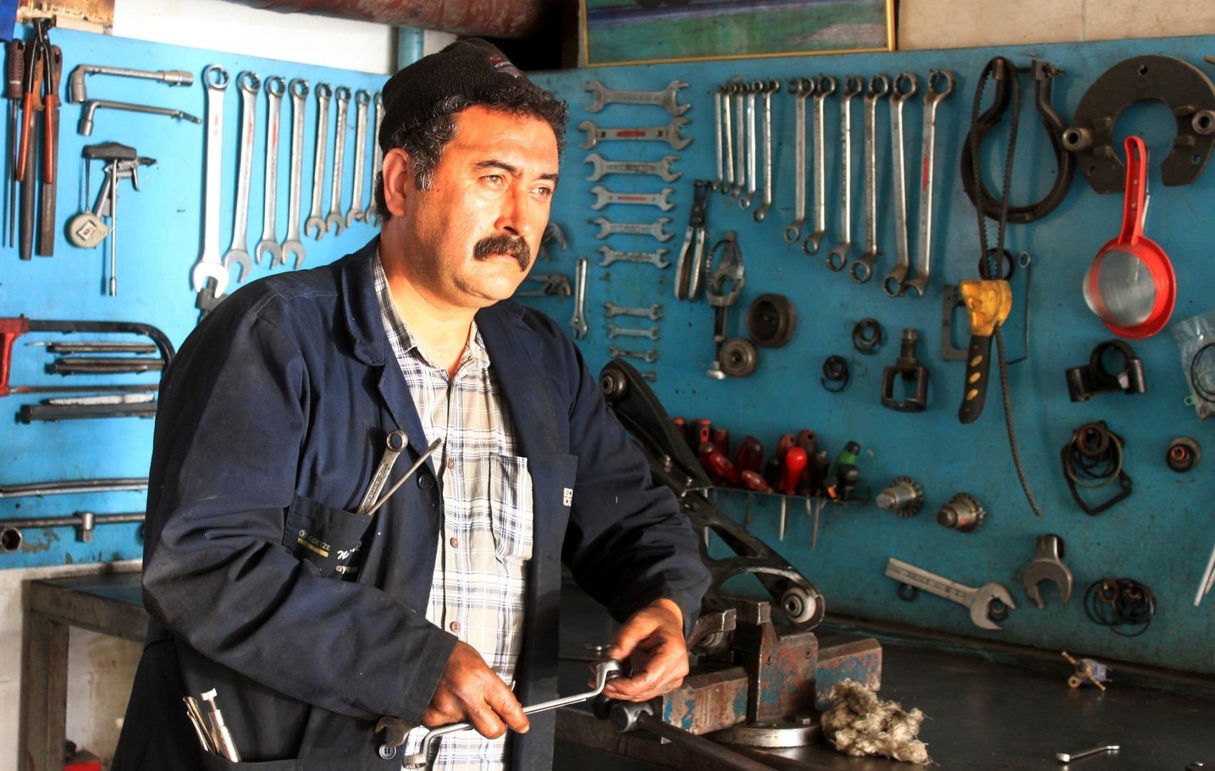 Заплатить знающему и умеющему человеку или научиться самому?