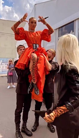 Канал о главных событиях в мире звёзд: эксклюзив, расследования, слухи, откровенные интервью! Мы первые расскажем вам о самом интересном 📝