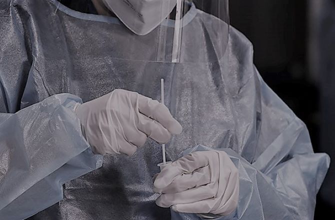 Количество заразившихся коронавирусом в России снова растет. Будет ли масочный режим?