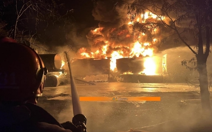 5-летний мальчик стал почетным начальником полиции через несколько месяцев после пожара в доме.