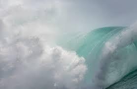 6-метровые волны затопили дома на Гавайях