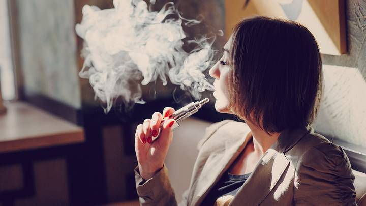 "Не курить": запретят ли в России вейпы и электронные сигареты?
