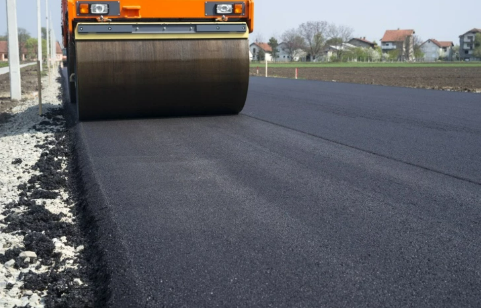 Дороги со свежим асфальтом появились в восьми районах Новосибирска